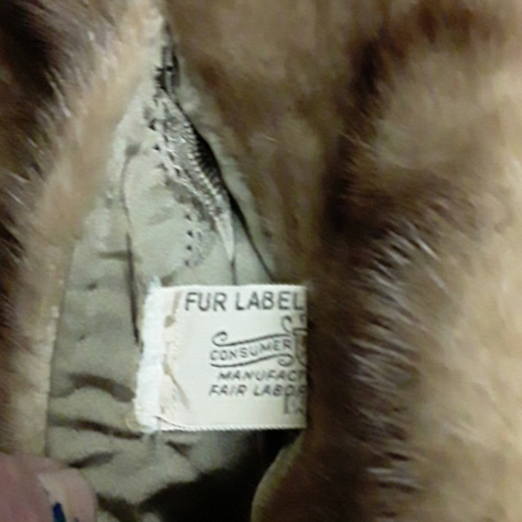 Emba pastel natural brown mink cape - Picture 7 of 14